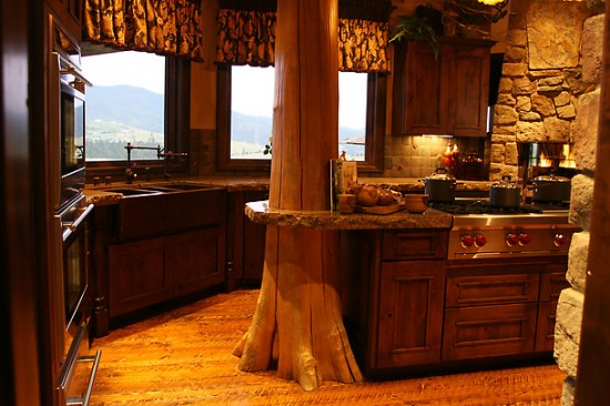 Italian-Kitchen-Cabinet-Design-Rustic-550x366