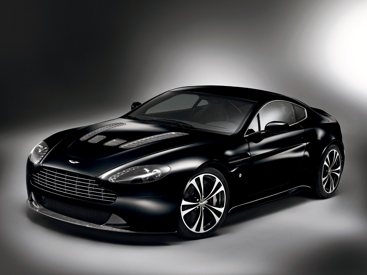Godric's Car Aston Martin V12 Vantage